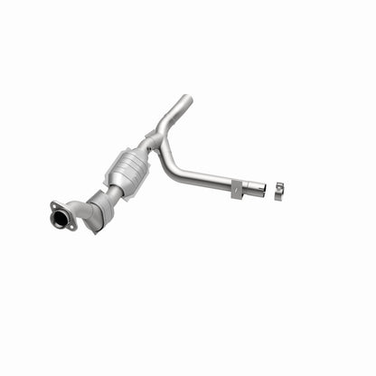 MagnaFlow Ford F-150 HM Grade Federal / EPA Compliant Direct-Fit Catalytic Converter 23082 360 Degree Image Set