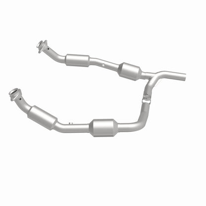 MagnaFlow Ford California Grade CARB Compliant Direct-Fit Catalytic Converter 5582640 360 Degree Image Set