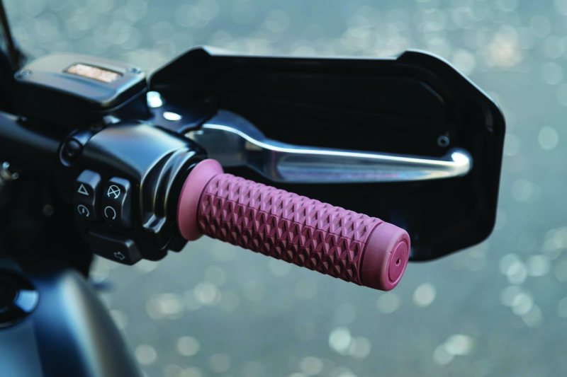 Kuryakyn Braaap Grips 7/8in Red 6597 6597 User 1