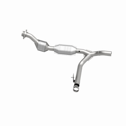 MagnaFlow Ford F-150 HM Grade Federal / EPA Compliant Direct-Fit Catalytic Converter 23082 360 Degree Image Set