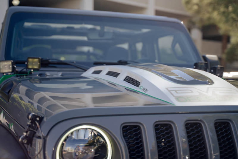 DV8 Offroad 18+ Jeep JL Heat Dispersion Hood - Primer Black HDMBJL-01 HDMBJL-01 Photo - Mounted