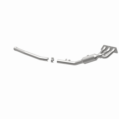 MagnaFlow Mercedes-Benz OEM Grade Federal / EPA Compliant Manifold Catalytic Converter 22-067 360 Degree Image Set