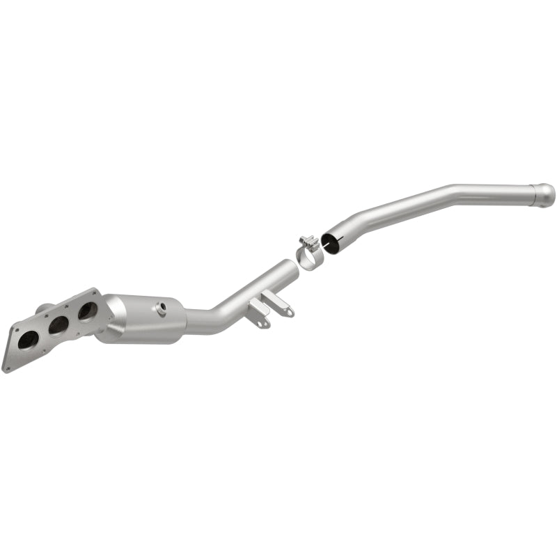 MagnaFlow Mercedes-Benz OEM Grade Federal / EPA Compliant Manifold Catalytic Converter 22-067 Photo - Primary