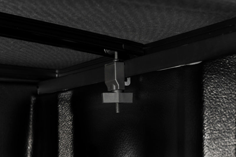 Extang 08-15 Nissan Titan (7ft) (w/Rail System) Trifecta 2.0 92976 92976 Photo - Mounted
