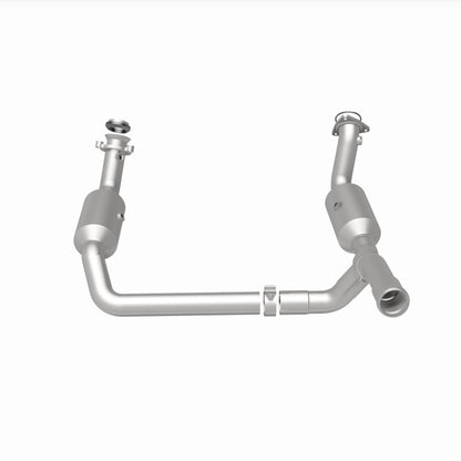 Magnaflow 19-20 GMC Sierra 1500 Single Underbody 4.3L/5.3L Direct Fit Catalytic Converter 280656 280656 360 Degree Image Set