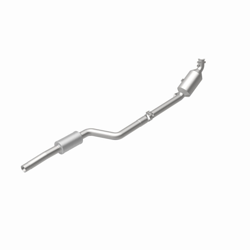 MagnaFlow Mercedes-Benz C300 OEM Grade Federal / EPA Compliant Direct-Fit Catalytic Converter 21-498 360 Degree Image Set