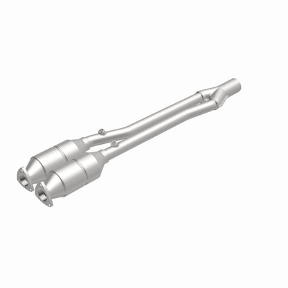 MagnaFlow HM Grade Federal / EPA Compliant Direct-Fit Catalytic Converter 24157 360 Degree Image Set