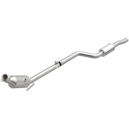 MagnaFlow Mercedes-Benz C300 OEM Grade Federal / EPA Compliant Direct-Fit Catalytic Converter 21-498 Photo - Primary