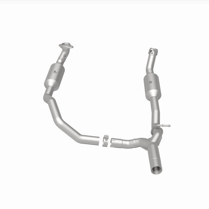 Magnaflow 17-18 Ford E-350 6.8L Direct Fit Converter 280014 280014 360 Degree Image Set