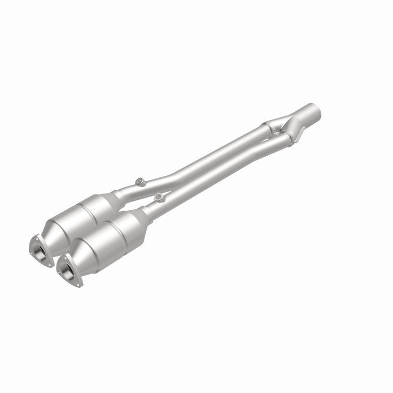 MagnaFlow HM Grade Federal / EPA Compliant Direct-Fit Catalytic Converter 24157 360 Degree Image Set
