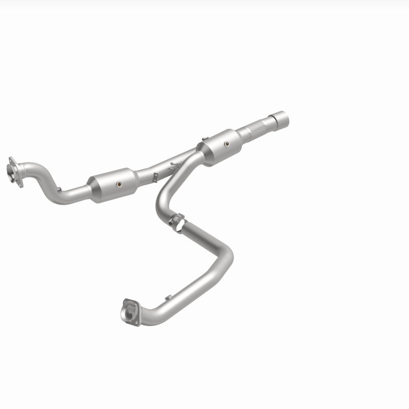 Magnaflow 14-18 2500 V8 6.4 OEM Underbody Direct Fit Converter 21-513 21-513 360 Degree Image Set