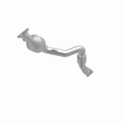 MagnaFlow OEM Grade Federal / EPA Compliant Direct-Fit Catalytic Converter 52586 360 Degree Image Set