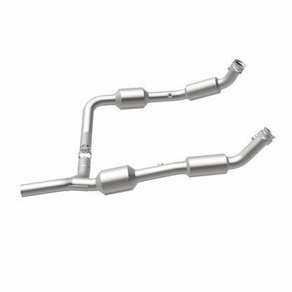 MagnaFlow Ford California Grade CARB Compliant Direct-Fit Catalytic Converter 5582640 360 Degree Image Set