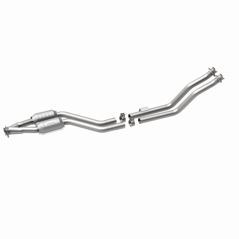 MagnaFlow Mercedes-Benz C220 Standard Grade Federal / EPA Compliant Direct-Fit Catalytic Converter 23578 360 Degree Image Set