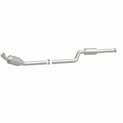 MagnaFlow Mercedes-Benz C300 OEM Grade Federal / EPA Compliant Direct-Fit Catalytic Converter 21-497 360 Degree Image Set
