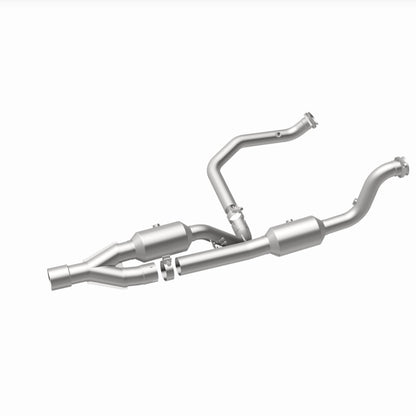 Magnaflow 14-18 2500 V8 6.4 OEM Underbody Direct Fit Converter 21-513 21-513 360 Degree Image Set