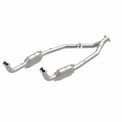 MagnaFlow Land Rover Discovery OEM Grade Federal / EPA Compliant Direct-Fit Catalytic Converter 49720 360 Degree Image Set
