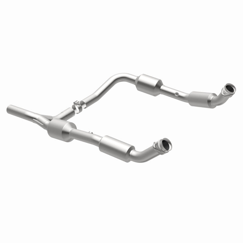 MagnaFlow Ford California Grade CARB Compliant Direct-Fit Catalytic Converter 5582640 360 Degree Image Set