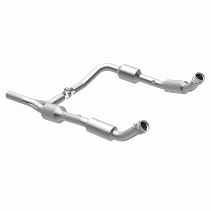 MagnaFlow Ford California Grade CARB Compliant Direct-Fit Catalytic Converter 5582640 360 Degree Image Set