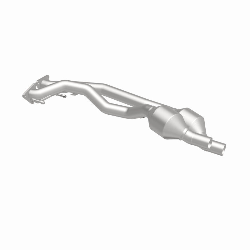 MagnaFlow OEM Grade Federal / EPA Compliant Direct-Fit Catalytic Converter 51957 360 Degree Image Set