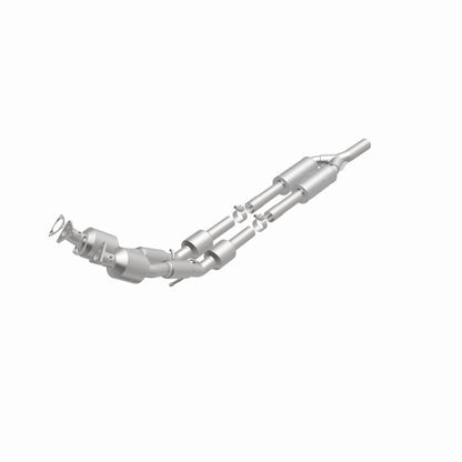 MagnaFlow Volkswagen Passat OEM Grade Federal / EPA Compliant Direct-Fit Catalytic Converter 52938 360 Degree Image Set