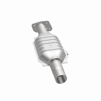 MagnaFlow Standard Grade Federal / EPA Compliant Direct-Fit Catalytic Converter 93456 360 Degree Image Set