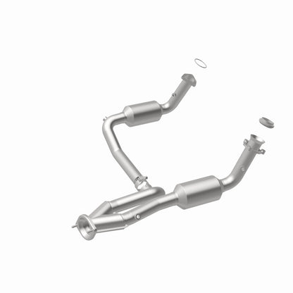 Magnaflow 04-06 Chevrolet Silverado 1500 5.3L Direct Fit Catalytic Converter 4651097 4651097 360 Degree Image Set