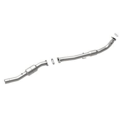 MagnaFlow Chevrolet Silverado 2500 HD OEM Grade Federal / EPA Compliant Direct-Fit Catalytic Converter 51949 360 Degree Image Set