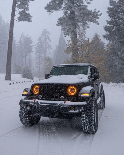 ORACLE Lighting Oracle Jeep Wrangler JL/Gladiator JT 7in. High Powered LED Headlights (Pair) - Dynamic - Dynamic 5769J-332 5769J-332 Photo - lifestyle view