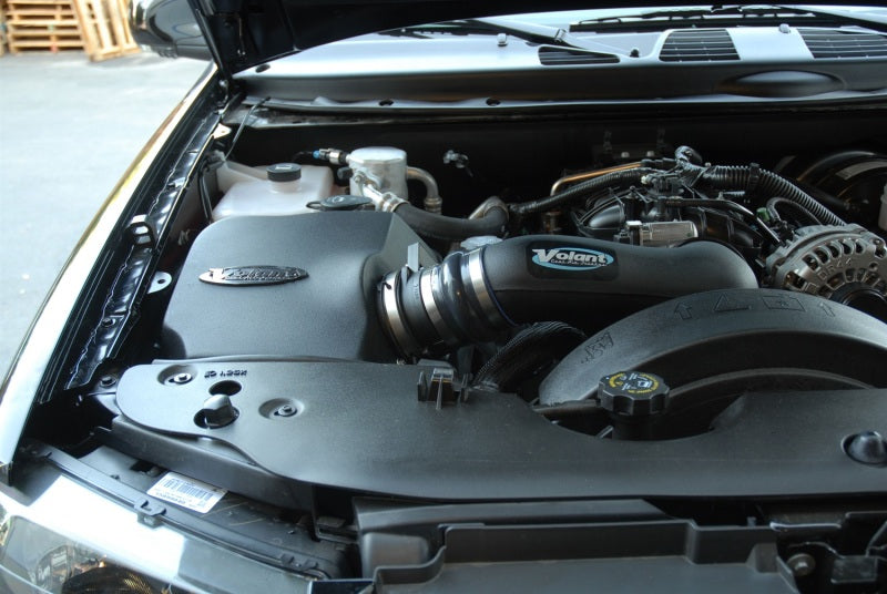 Volant 05-08 Chevrolet Trailblazer 5.3 V8 Pro5 Closed Box Air Intake System 15760 Photo - Mounted