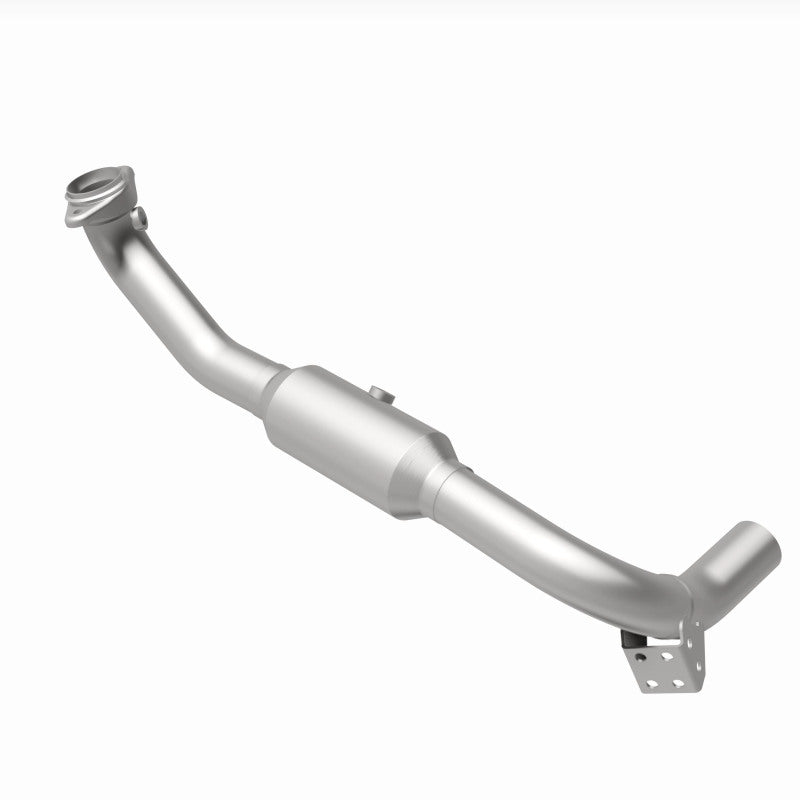 Magnaflow 05-06 Lincoln Navigator 5.4L Direct Fit Catalytic Converter - Passenger Side 4651507 4651507 360 Degree Image Set