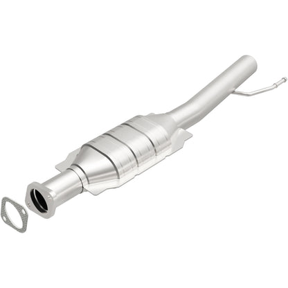 MagnaFlow OEM Grade Federal / EPA Compliant Direct-Fit Catalytic Converter 49662 Photo - Primary