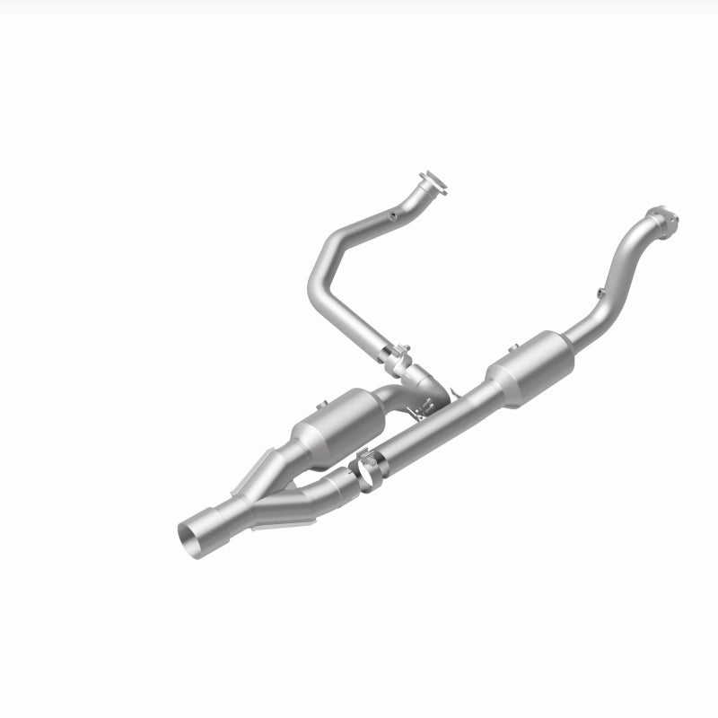 Magnaflow 14-18 2500 V8 6.4 OEM Underbody Direct Fit Converter 21-513 21-513 360 Degree Image Set