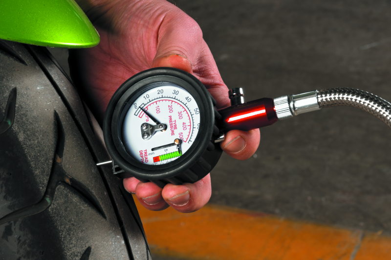 BikeMaster Tire Gauge 2-1 0-60 PSI 151792 151792 User 3
