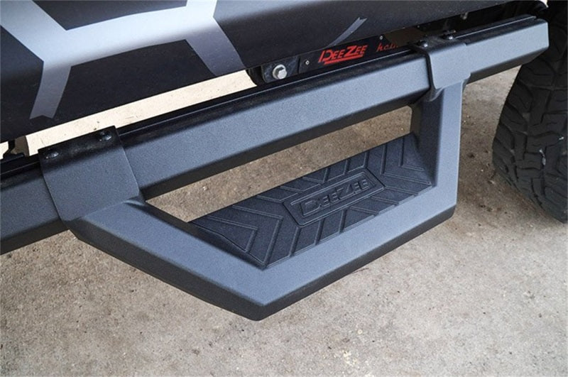 Dee Zee Deezee 99-23 Chevrolet/GMC/Dodge/Ford Full Size Truck Hex Cast - Crew Cab Side Steps (Txt Blk) DZ66321CTB DZ66321CTB Photo - Mounted