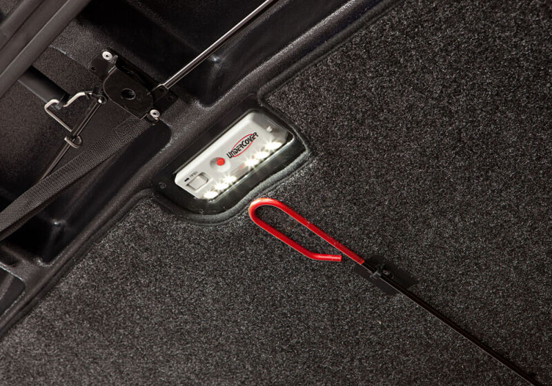 Undercover Elite LX 19 (New Body Style) Ram 1500-3500 6.4ft-KXJ SRW w/out RB UC3118L-KXJ Photo - Close Up