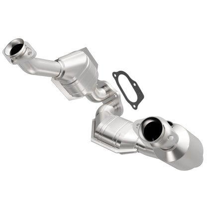 MagnaFlow HM Grade Federal / EPA Compliant Direct-Fit Catalytic Converter 93168 Photo - Primary