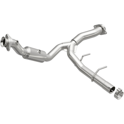 MagnaFlow OEM Grade Federal / EPA Compliant Direct-Fit Catalytic Converter 21-528 Photo - Primary