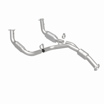 MagnaFlow OEM Grade Federal / EPA Compliant Direct-Fit Catalytic Converter 51812 360 Degree Image Set