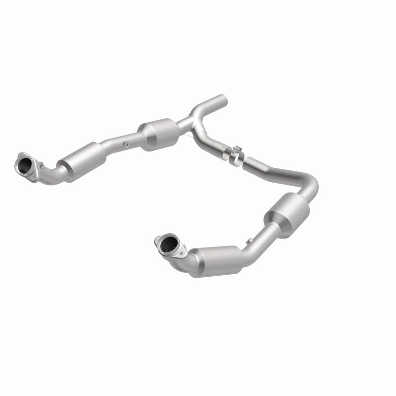 MagnaFlow Ford California Grade CARB Compliant Direct-Fit Catalytic Converter 5582640 360 Degree Image Set