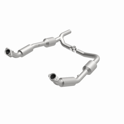 MagnaFlow Ford California Grade CARB Compliant Direct-Fit Catalytic Converter 5582640 360 Degree Image Set