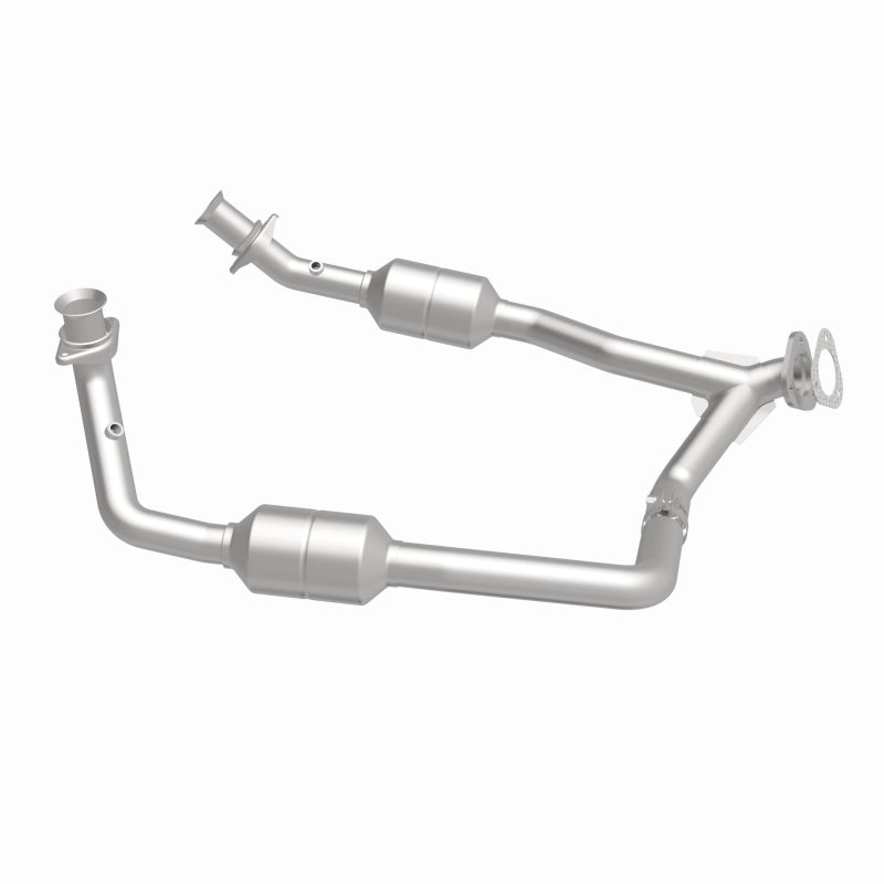 Magnaflow 2003 Ford E-350 Super Duty 5.4L Direct Fit Converter 4583378 4583378 360 Degree Image Set