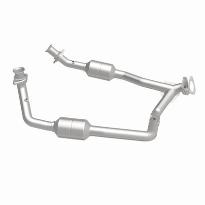 Magnaflow 2003 Ford E-350 Super Duty 5.4L Direct Fit Converter 4583378 4583378 360 Degree Image Set