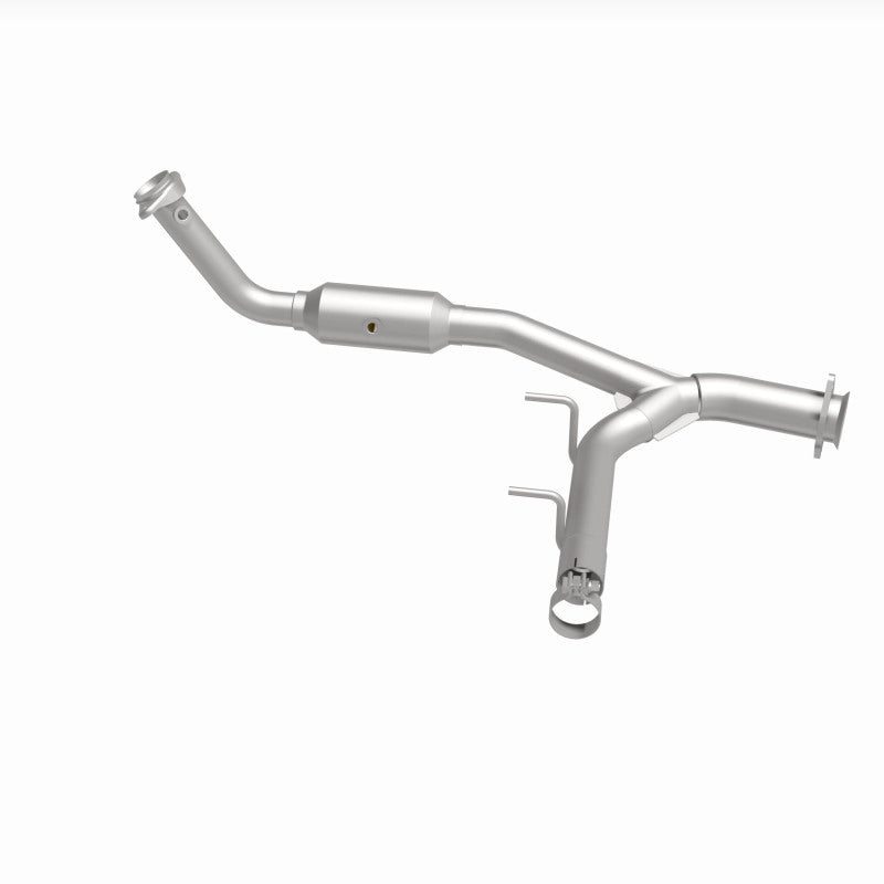 Magnaflow 05-06 Ford Expedition 5.4L Direct Fit Converter 4651411 4651411 360 Degree Image Set