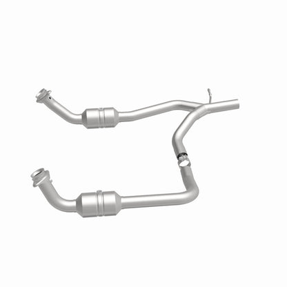 MagnaFlow Ford OEM Grade Federal / EPA Compliant Direct-Fit Catalytic Converter 52153 360 Degree Image Set