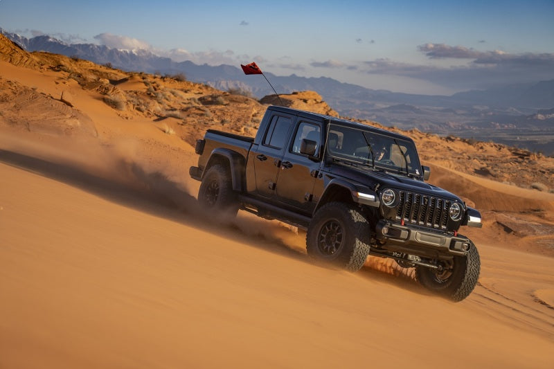 FOX 20-Up Jeep Gladiator 2.5 Performance Series Smooth Body Piggyback DSC Rear Shock 3.5-4in. Lift 883-26-075 883-26-075 Photo - Mounted