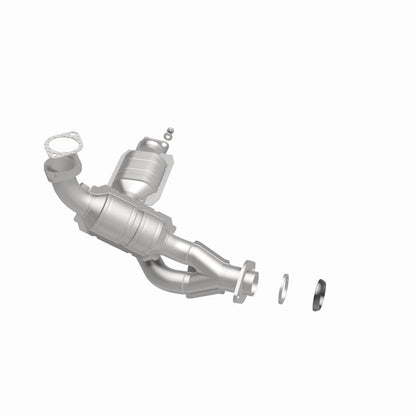 MagnaFlow Mitsubishi Montero HM Grade Federal / EPA Compliant Direct-Fit Catalytic Converter 24233 360 Degree Image Set