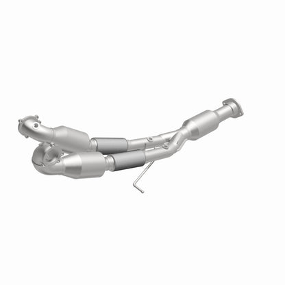 MagnaFlow Volvo S80 OEM Grade Federal / EPA Compliant Direct-Fit Catalytic Converter 52160 360 Degree Image Set