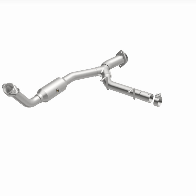 Magnaflow 05-06 Ford Expedition 5.4L Direct Fit Converter 4651411 4651411 360 Degree Image Set