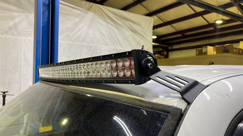 Fishbone Offroad 99-06 Chevrolet Silverado/Tahoe/Suburban Roof Mounted 50in Lightbar Bracket - Black FB21354 FB21354 Photo - lifestyle view